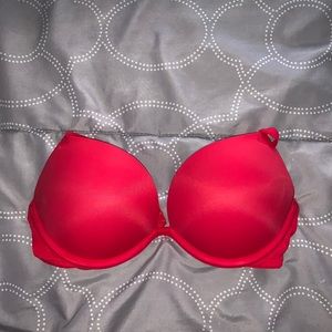 PINK Wear Everywhere Super Push-up Bra